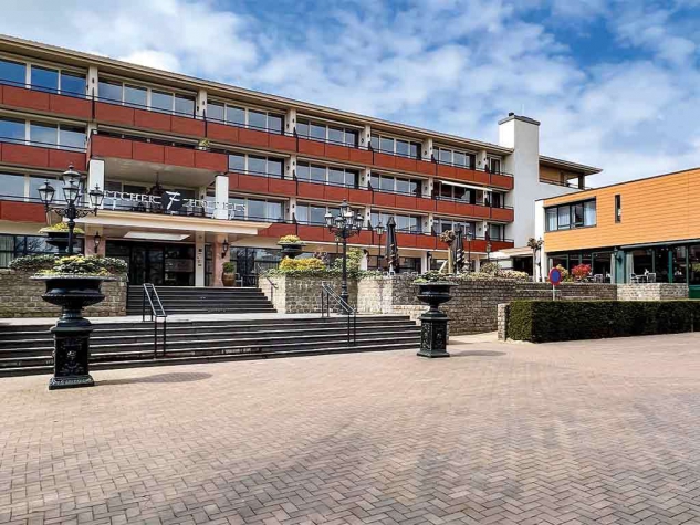 Fletcher Familiehotel De Hunzebergen