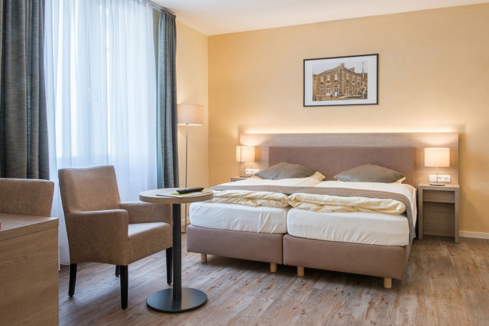 Hotel-Restaurant Dimmer